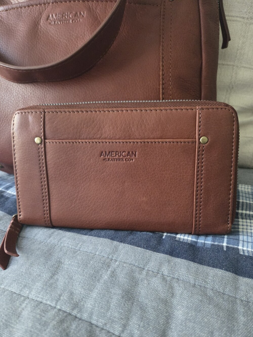 American Leather Shoulder Bag With Wallet - Picture 2 of 5